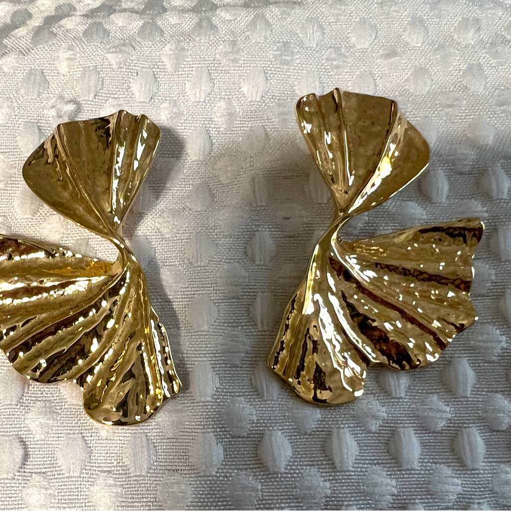 House Of Harlow 1960 Gold Textured Earrings 18$